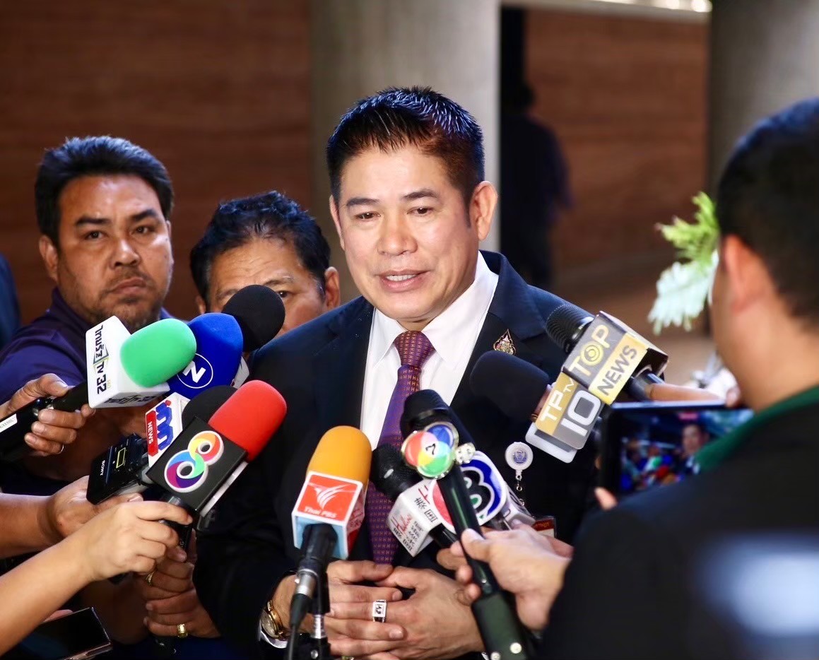 "ธรรมนัส" ยังไม่ได้ยินข่าวปรับครม. รอลุ้นศาลพิจารณาคุณสมบัติ "ไผ่ ลิกค์" พรุ่งนี้ 
