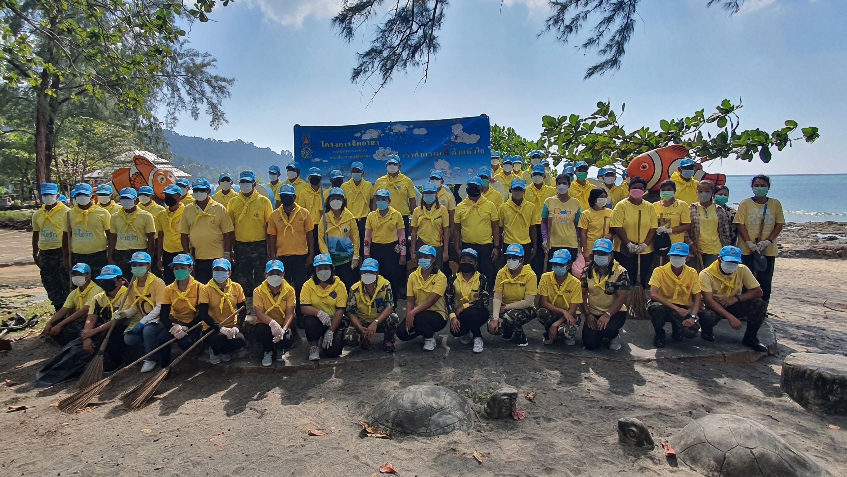 ตร.ทหารเรือ ภาคีเขือข่าย Khaolak smart safety zone 4.0  รวมพลังปรับภูมิทัศน์ชายหาดรับเปิดฤดูการท่องเที่ยวพังงา 