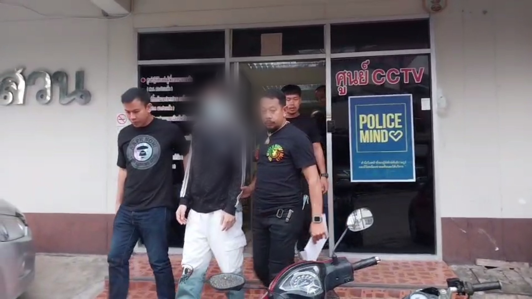 เปิดใจคนร้ายบุกแทงคอยายวัย 65 ปี รับสารภาพโดดตึกหวังฆ่าตัวตาย