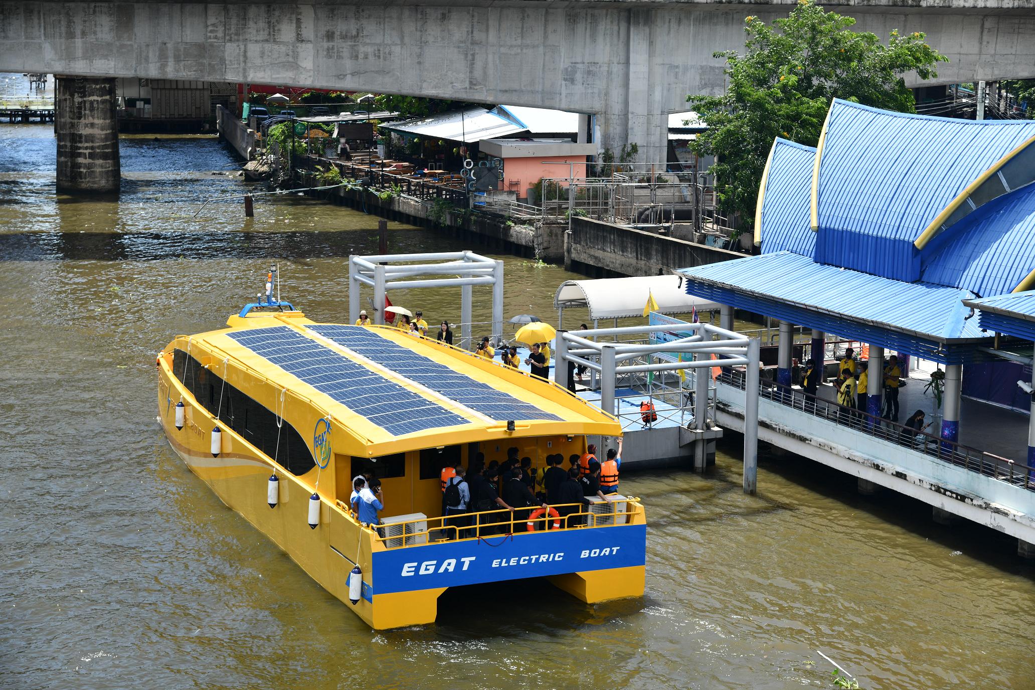 กฟผ.-เรือด่วนเจ้าพระยา เตรียมทดลองให้บริการเรือโดยสารพลังงานไฟฟ้าในแม่น้ำเจ้าพระยา 