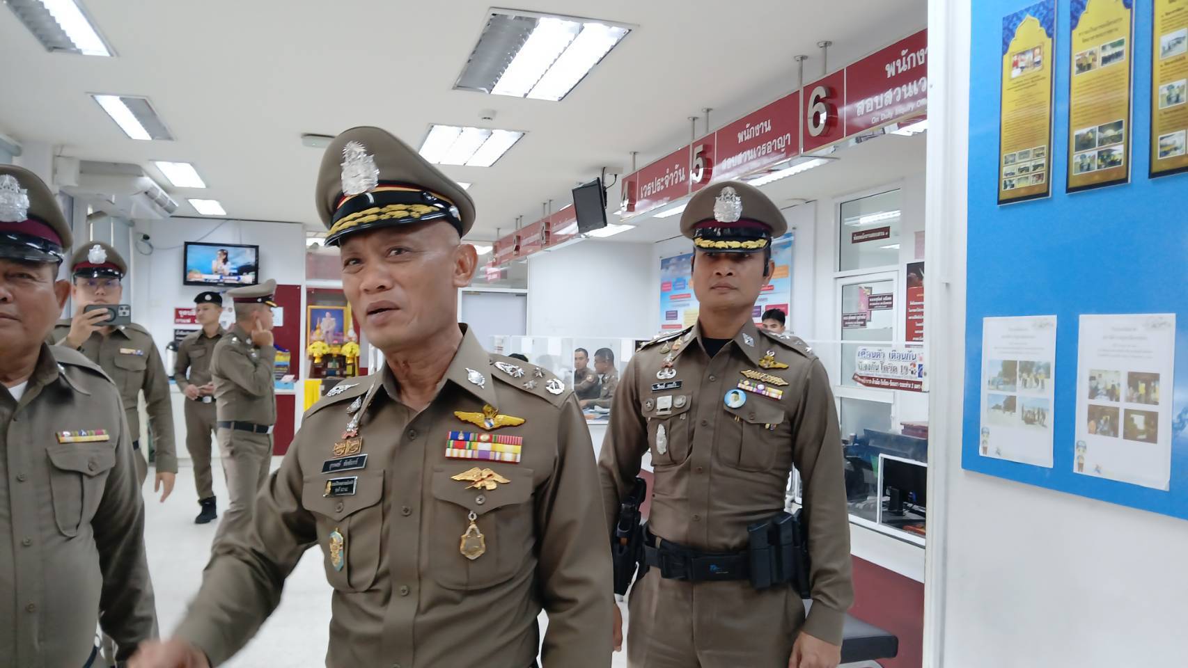 ที่ปรึกษาพิเศษสำนักงานตำรวจแห่งชาติตรวจเยี่ยมมอบนโยบาย ศปก.สภ.เมืองระยอง