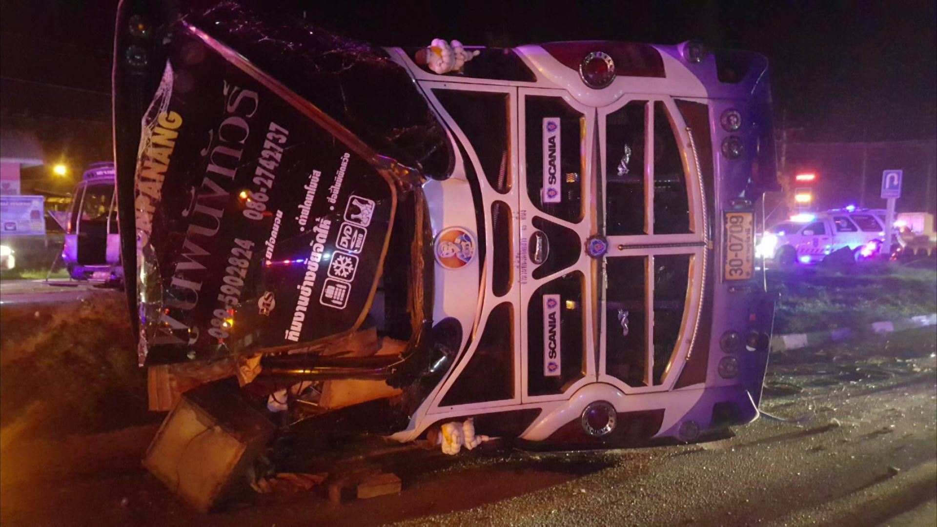 เปิดภาพวงจรปิดนาทีปิ๊กอัพเสยบัสคว่ำ