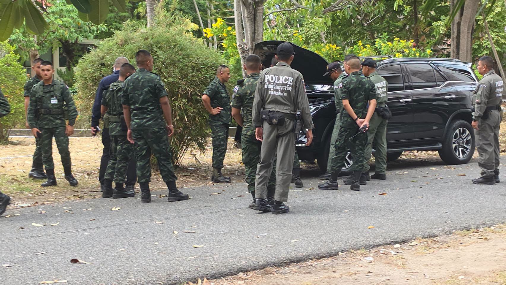 ระทึกกลางสงขลา! หม้อน้ำรถ ตร. ระเบิดตู้มสนั่น ก่อน "อนุทิน" ถกพัฒนา 5 จว.ใต้ EOD รุดตรวจพื้นที่