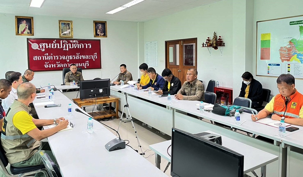 กาญจน์ประชุมรุกแก้ปัญหารถบรรทุกพ่วงขนาดใหญ่ใน อ.สังขละบุรี 