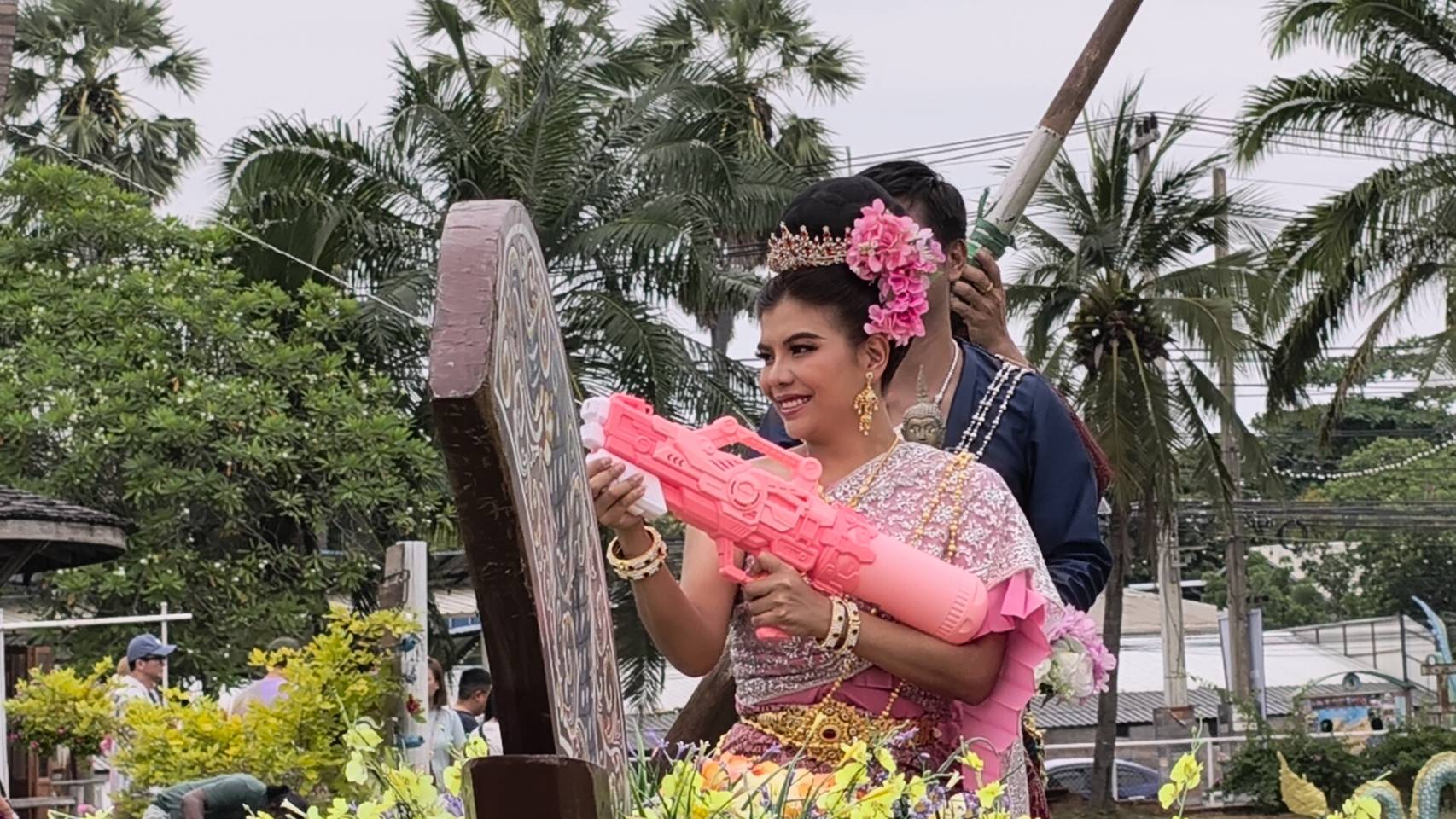 ตลาดน้ำ 4 ภาค พัทยา ชวนร่วมงาน “สรงน้ำพระ แห่พระทางน้ำ” ต้อนรับสงกรานต์ สืบสานประเพณีไทยริมสายน้ำ พร้อมจัดโปรมากมายรับปีใหม่ไทย