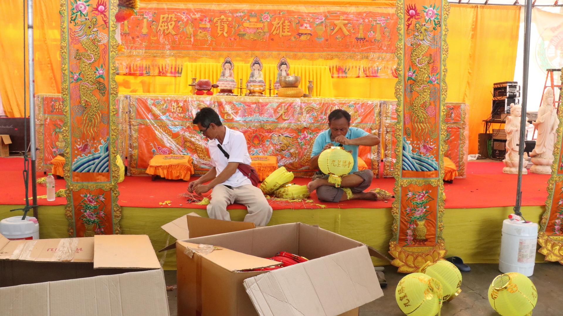 มูลนิธิสว่างเมตตาโคราช จัดเต็มเปิดโรงเจ รองรับวันละ 3 พันคน เศรษฐกิจฟุบ คนหันมากินเจเพิ่ม 15-20 %