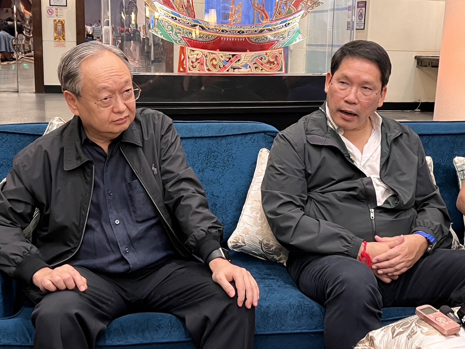 “อุตตม” บอก “นิพิฏฐ์” ไม่รู้อยู่หรือไป ยันไร้ขัดแย้ง “สนธิรัตน์” ไม่กังวล ยึดพรรคเป็นหลัก ย้ำ สอท.ไม่มีใครเป็นเจ้าของ