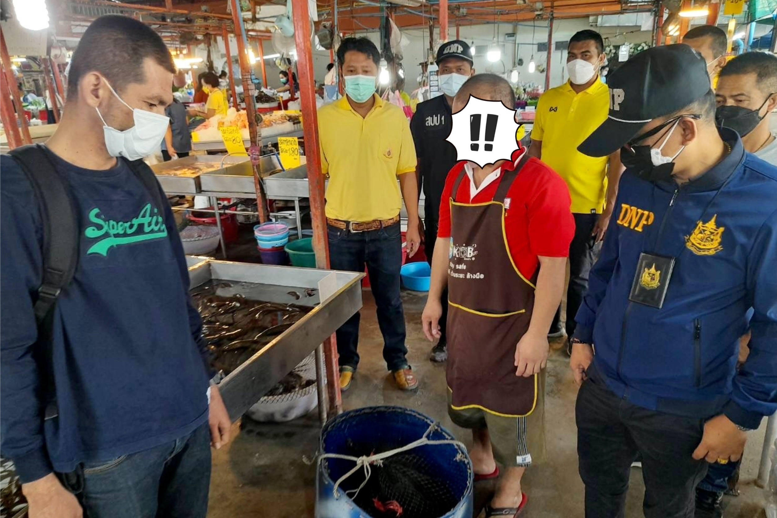 กก.5 ปทส.ร่วมประมง จ.นครปฐม บุกจับ  ร้าน”เจ๊ป้อมปลาปล่อย”ลอบขายเต่าสัตว์ป่าคุ้มครอง 