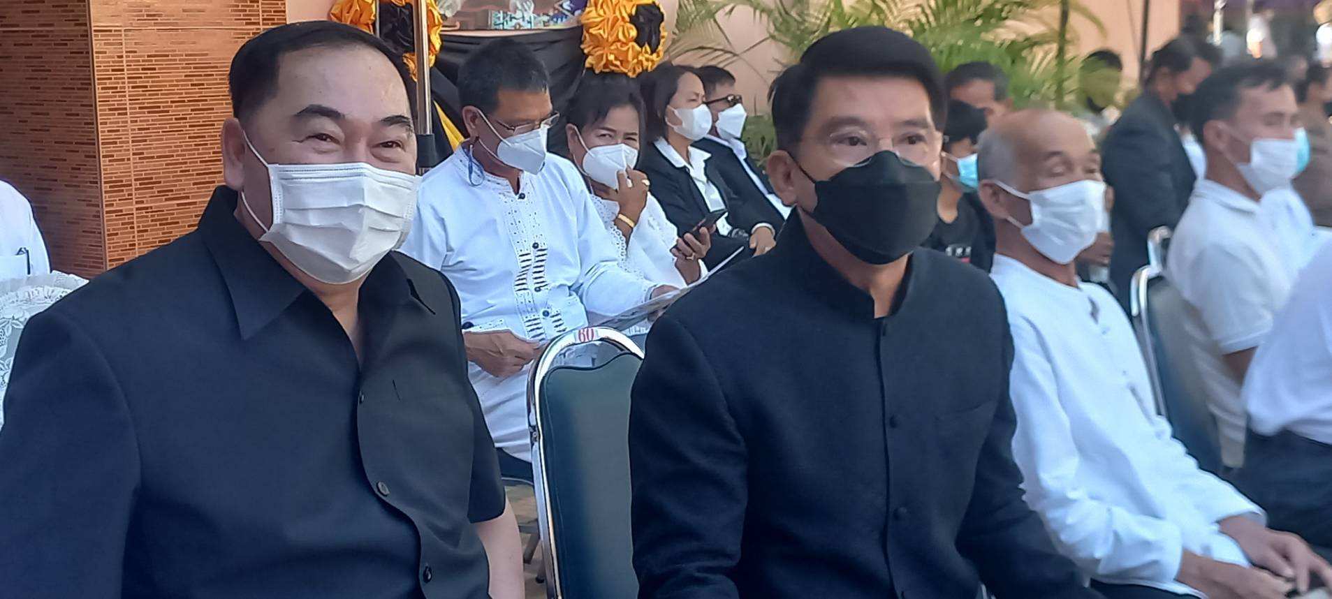 “ผู้ว่าฯตาก” -"สส.ชัยวุฒิ"-นายกเคี้ยงร่วมงานพระราชทานเพลิงสรีระสังขาร พระราชวีรากร