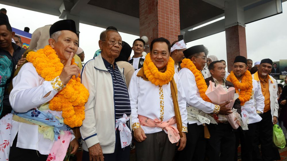 "ทวี สอดส่อง" ประกาศ นำ "พรรคประชาชาติ" ปักธงนราธิวาสยกจังหวัด ชู "แก้ รธน.-ปลดหนี้"  สู้การเมืองใช้เงิน   