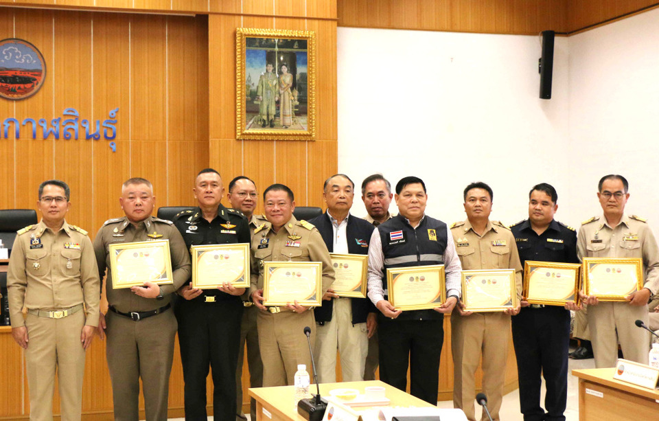 กาฬสินธุ์มอบเกียรติคุณ “ผู้การมนตรี” ยกย่องผู้มีส่วนร่วมลดอุบัติเหตุทางถนน