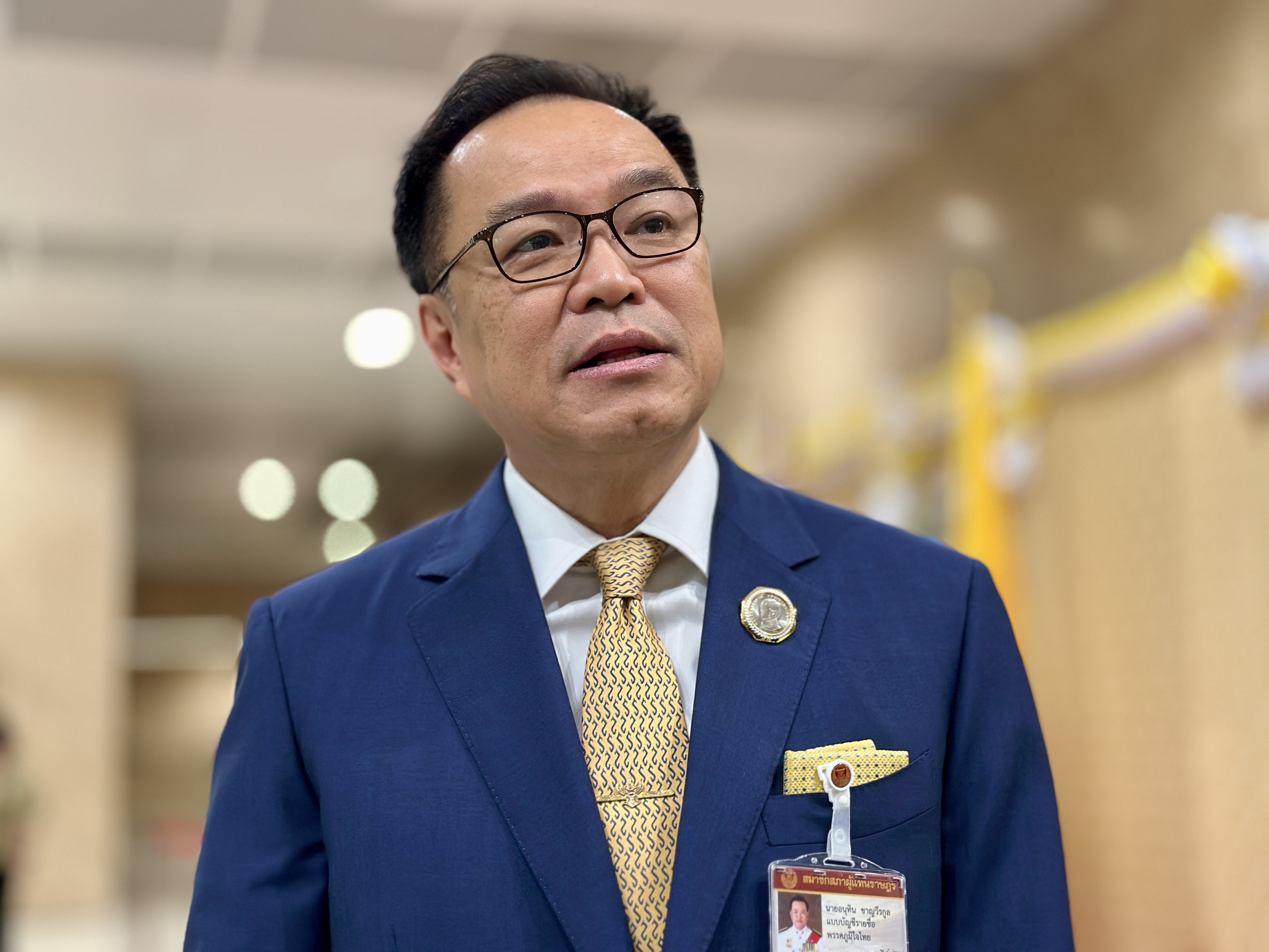 "อนุทิน" เด้งรับ "พ่อนายกฯ" ลุยปราบยาเสพติด สัมพันธ์นายใหญ่ เป็นตามภาพกอดคอ ชี้ "เนวิน-ทักษิณ" กินข้าว ไม่เกี่ยวรัฐบาล 
