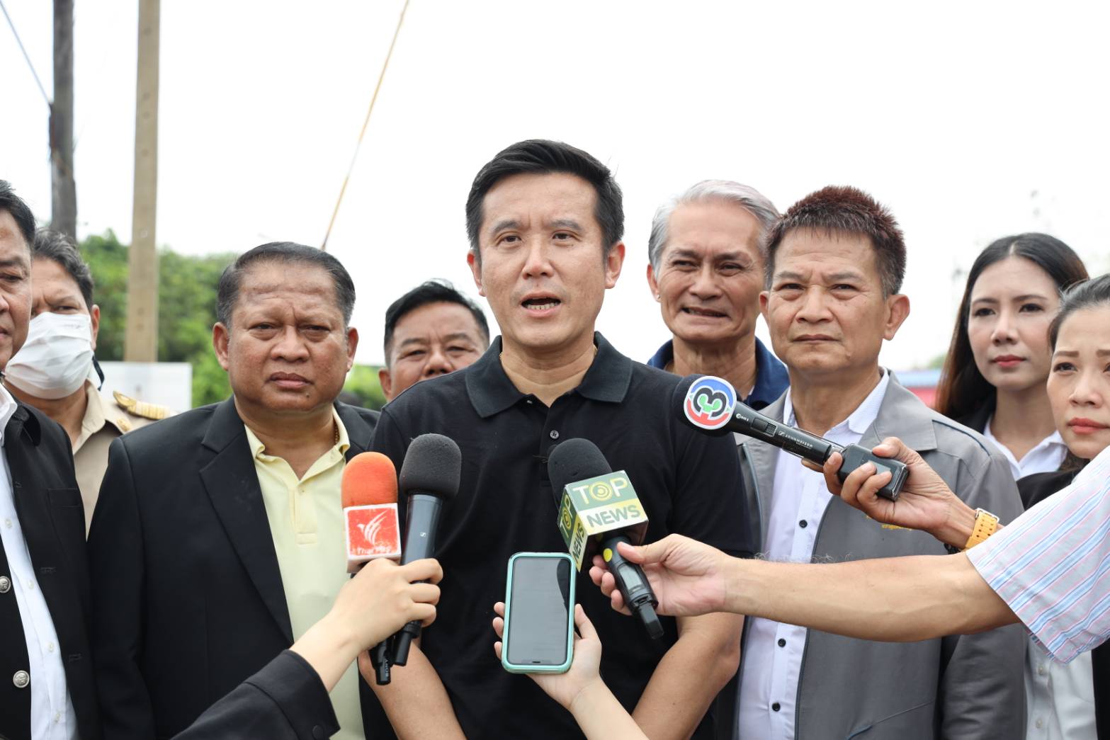 "ชัยวุฒิ" เตือน! อย่าแชร์ภาพเหยื่อ ชี้สังคมต้องช่วยกัน พบเห็นแจ้ง "DES" ปิดกั้นทันที