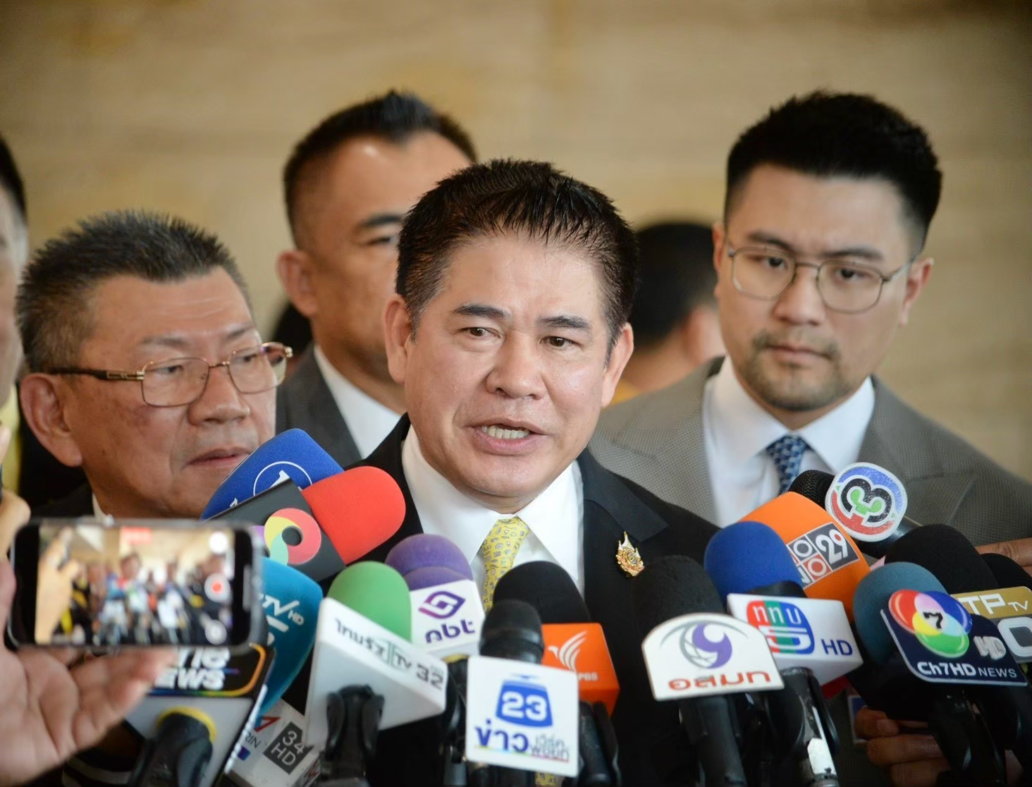 "ธรรมนัส" ลั่นไม่โง่จ่าย 55 ล้าน แลก "งูเห่า"  พร้อมร่วมงาน "พปชร." จบ "ลุงป้อม" ด้วยดี โวเลือกตั้งรอบหน้ากวาด100 ที่นั่ง 