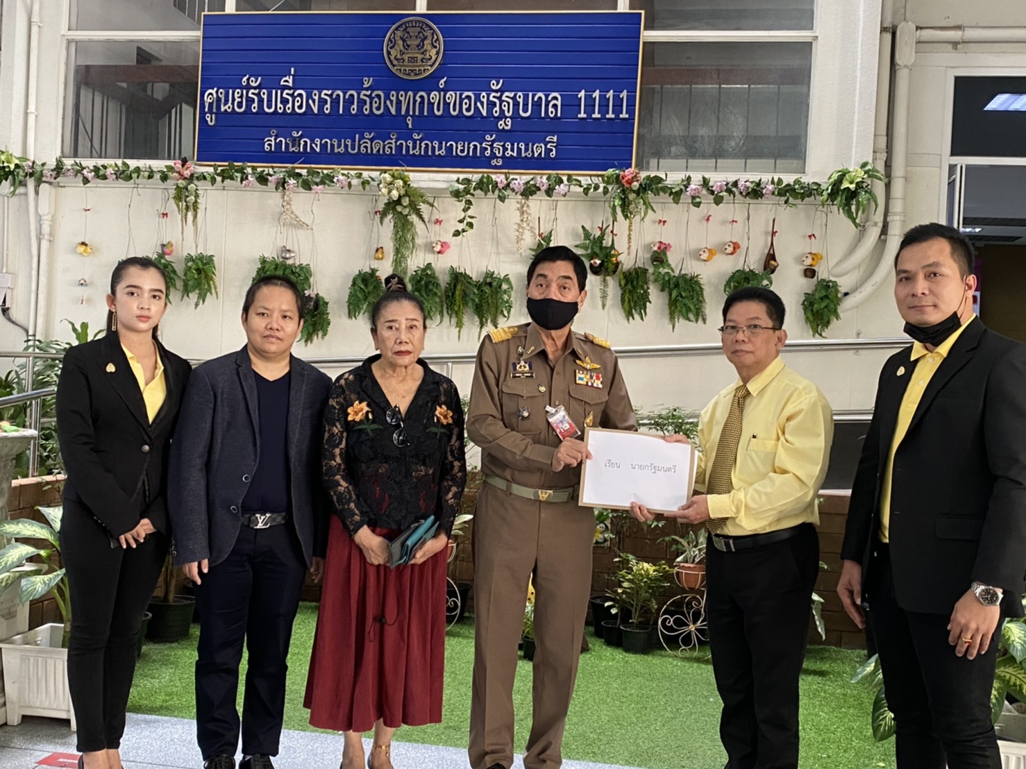 “พลังธรรมใหม่” ยื่นหนังสือ จี้ “บิ๊กตู่” ทบทวนควบรวมกิจการซีพี-โลตัส ส่อขัด พ.ร.บ.การแข่งขันทางการค้า 