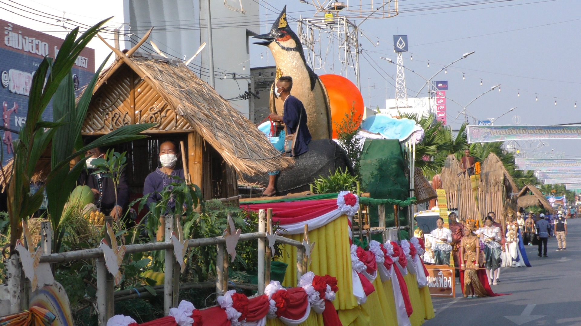 เริ่มแล้ว !!! งานมหกรรมหุ่นฟางนกชัยนาทครั้งที่37ในงานชมฟรีลิเก10คืน