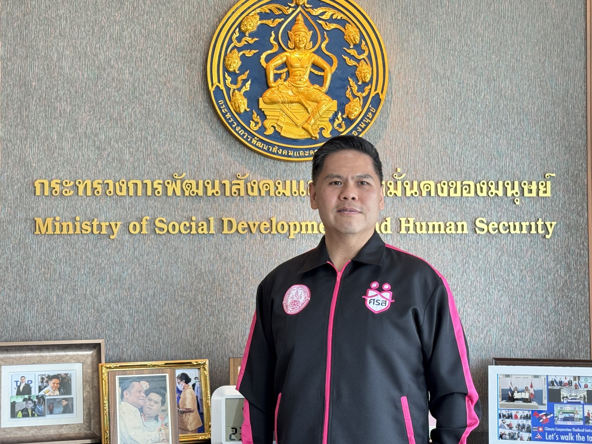 "วราวุธ" กำชับ ศรส. อุตรดิตถ์ เร่งวางแผนฟื้นฟู เยียวยาครอบครัวผู้ประสบภัยพายุฤดูร้อนถล่ม
