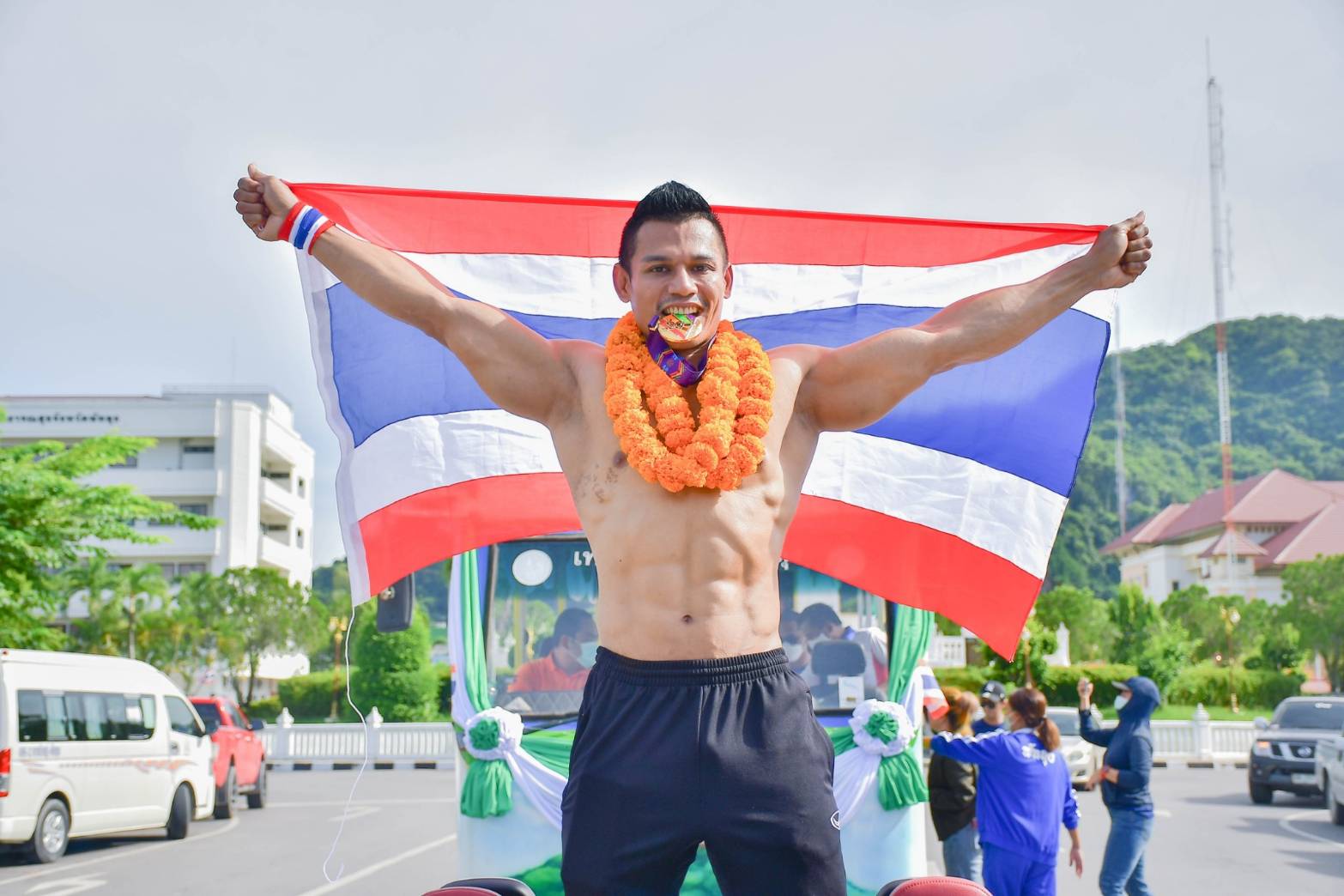 ชาวพัทลุงร่วมยินดีกับลูกหลานได้เหรียญทอง  เพาะกายชายกีฬาซีเกมส์ครั้งที่31