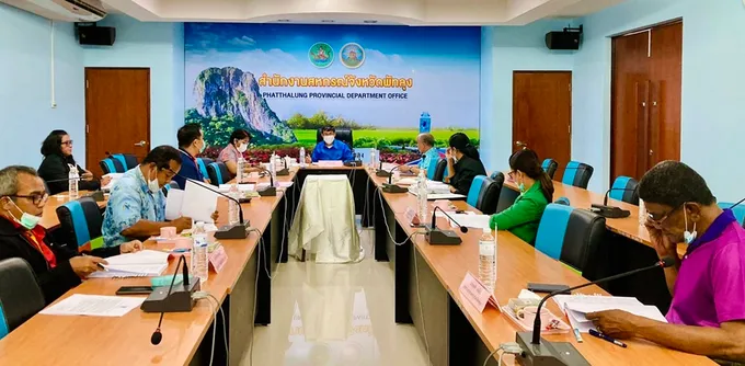 กพส.พัทลุง ไฟเขียวเงินกู้ 19.26 ล. หนุนทุนฟื้นฟูธุรกิจ 9 สหกรณ์ 