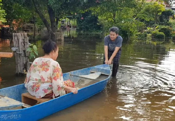 เร่งช่วยเหลือ 2 ศิลปินแห่งชาติ “แม่ขวัญจิต - ศักดิ์สิริ” ประสบน้ำท่วม