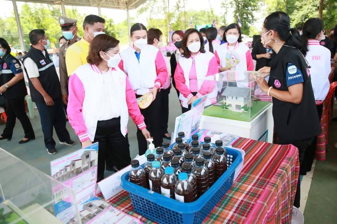 ปลัดกระทรวง พม. เปิดศูนย์ช่วยเหลือสังคมตำบลโคกขมิ้น อ.พลับพลาชัย “มีปัญหาทางสังคมมาพบ จบที่เดียว”..