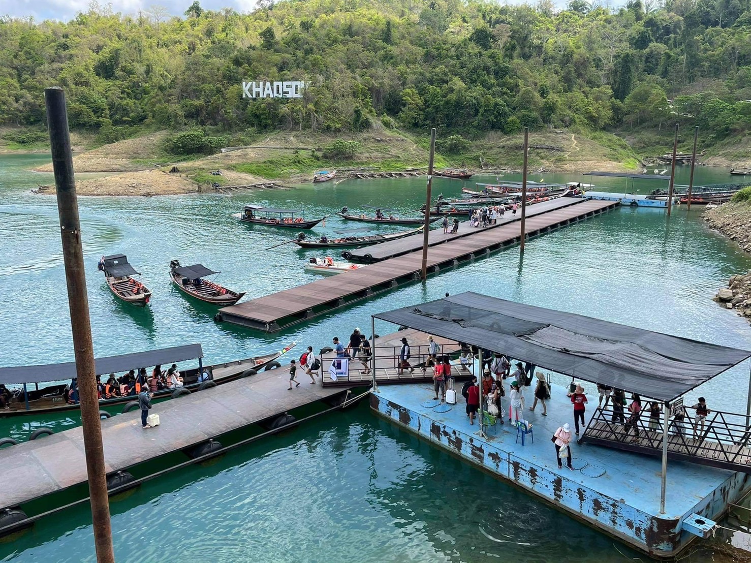 อุทยานเขาสก-แพที่พักเขื่อนเชี่ยวหลาน นทท.คึกคักล้นวันหยุดยาว