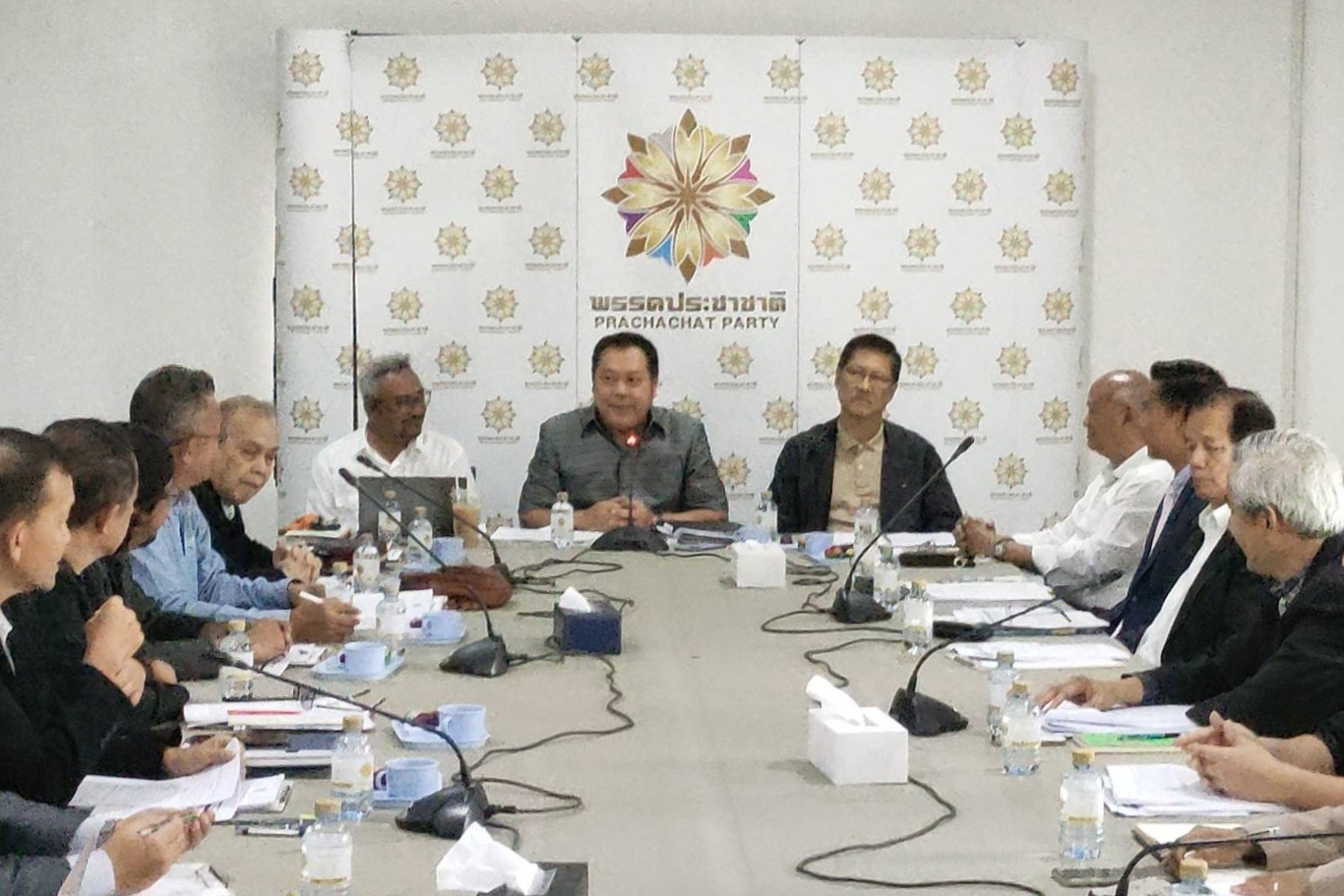 “คณะทำงานสันติภาพชายแดนใต้” ประชุมแนวทางการทำงานรัฐบาลหน้า “รอมฎอน” เผย “แบบสอบถามประชามติแบ่งแยกดินแดน” ไม่อยู่ในวาระวันนี้ 
