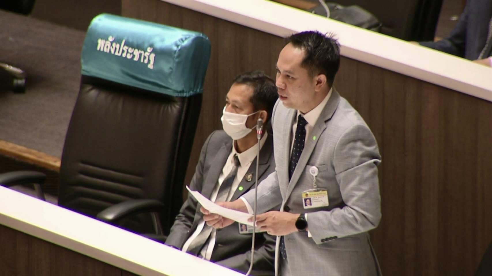 "สรวุฒิ เนื่องจำนง" ทิ้ง "ลุงป้อม" เตรียมย้ายเข้า "เพื่อไทย" 