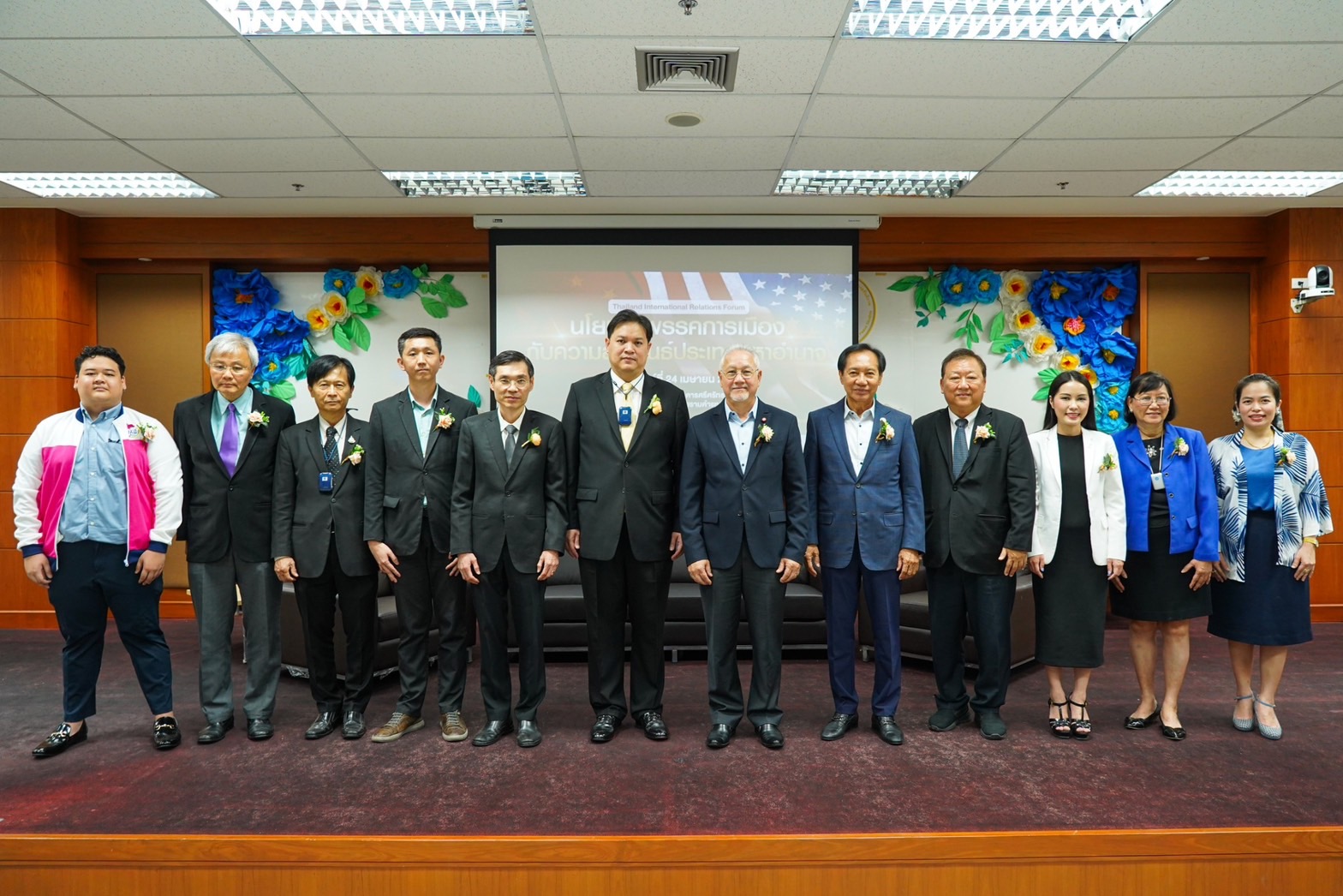 นักวิชาการแนะ 8 ข้อเสนอแนะเชิงนโยบาย หวังไทยเดินหน้าสัมพันธ์กับมหาอำนาจอย่างรอบคอบ