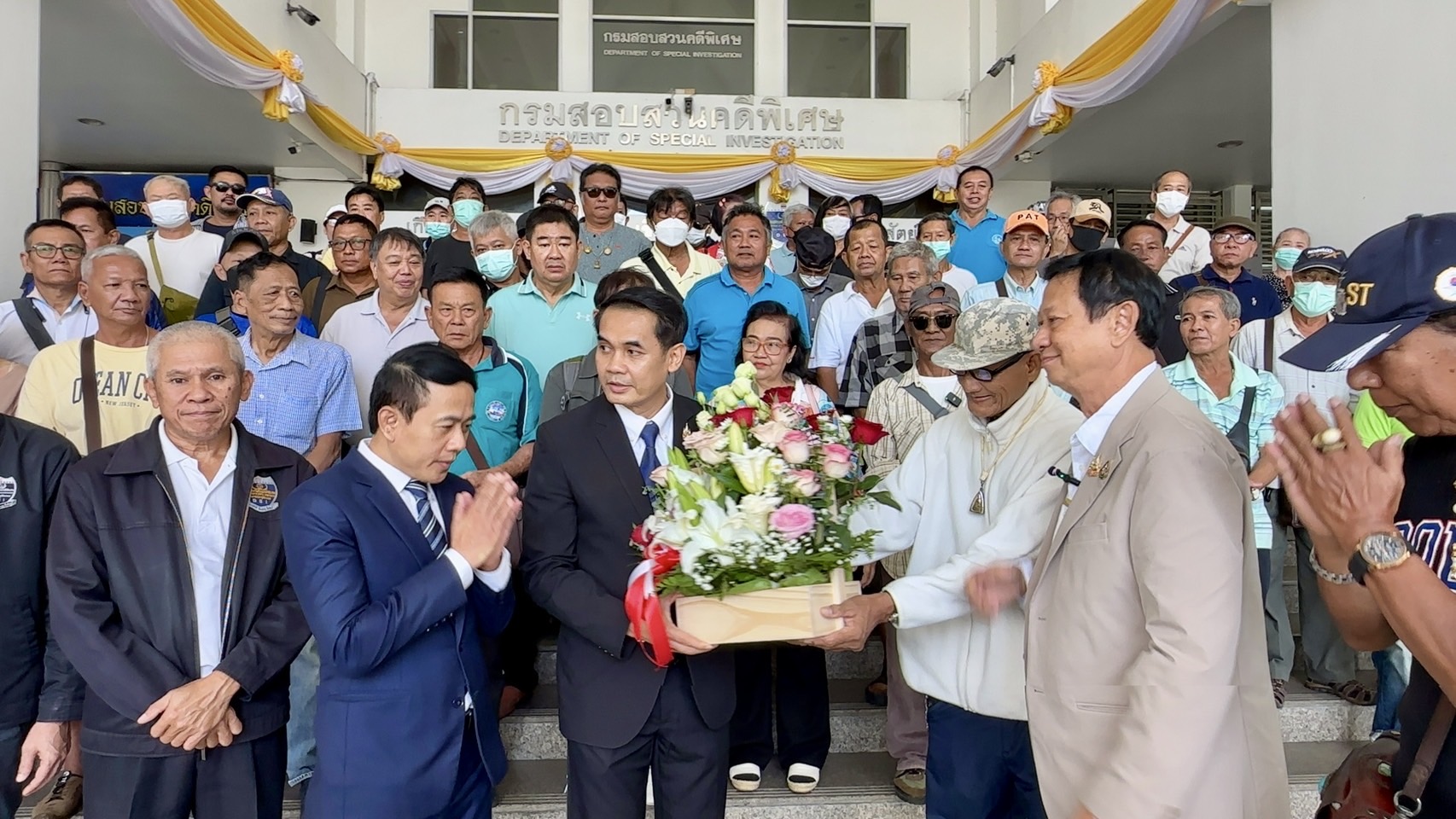 อดีตพนักงานการท่าเรือเฮ ขอบคุณอธิบดีดีเอสไอ ยุติคดีทุจริตเงินค่าล่วงเวลา 3,000 ล้านบาท