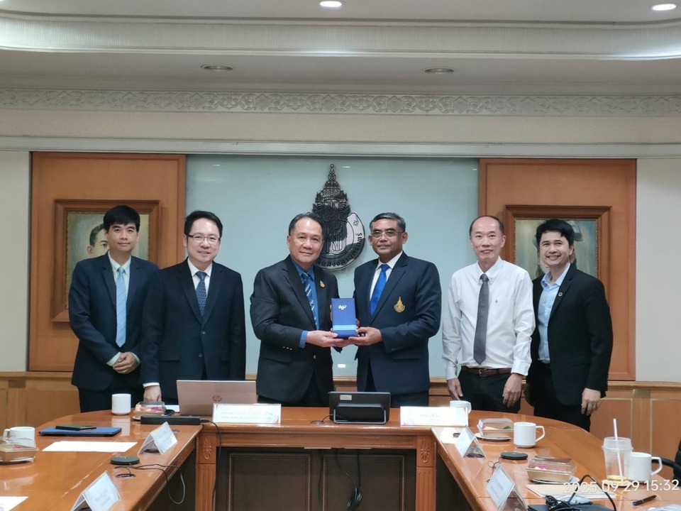 DPU ชูบทบาทผู้นำสมุนไพรไทย “สุรพจน์ วงศ์ใหญ่” ร่วมหารือ ม.อ.ยกระดับงานวิจัย สู่ความมั่นคงด้านยาและเศรษฐกิจสุขภาพ