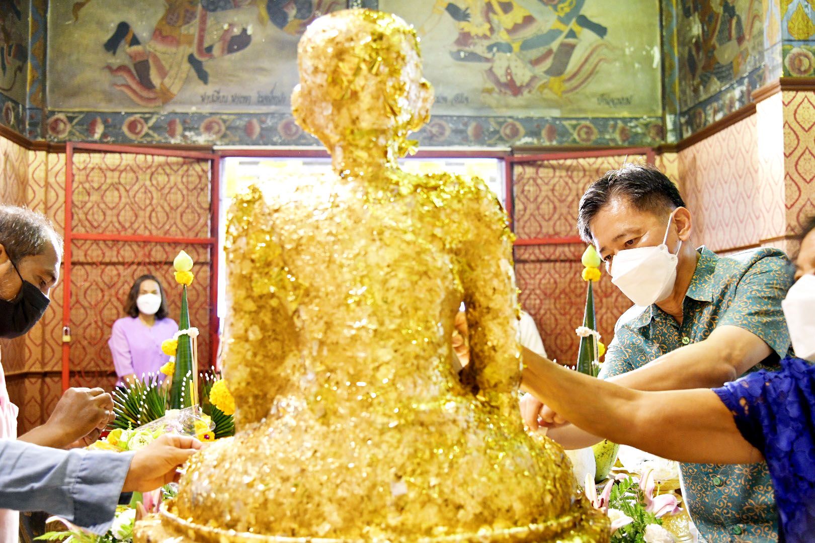 พ่อเมืองประจวบฯเปิดงานปิดทองประจำปี “หลวงพ่อในกุฏิ” พระเกจิดังเมืองกุยบุรีครบรอบ 151 ปี 
