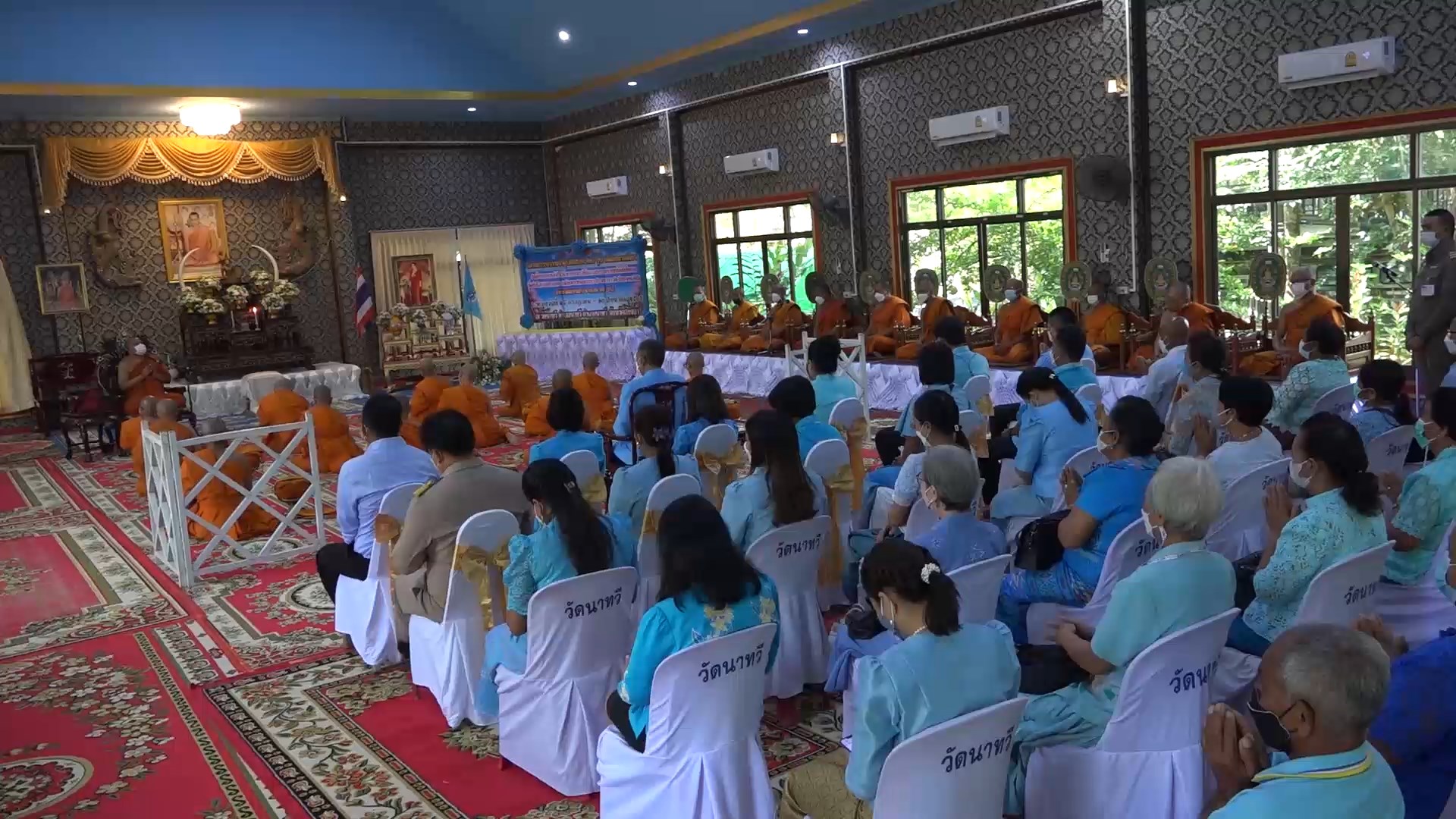 วัดนาทวีจัดบรรพชาอุปสมบทหมู่ 910 รูป  เฉลิมพระเกียรติพระบรมราชชนนีพันปีหลวง
