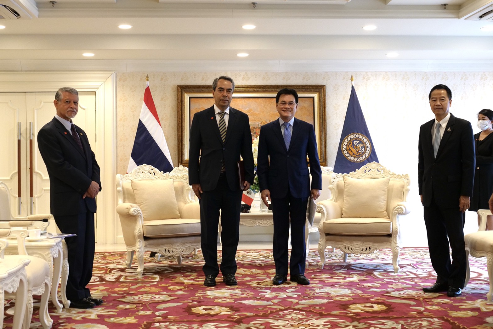 “จุรินทร์” หารือทูตเม็กซิโกขอให้นำเข้าข้าว-สินค้าเกษตรแปรรูปจากไทยเพิ่มขึ้น