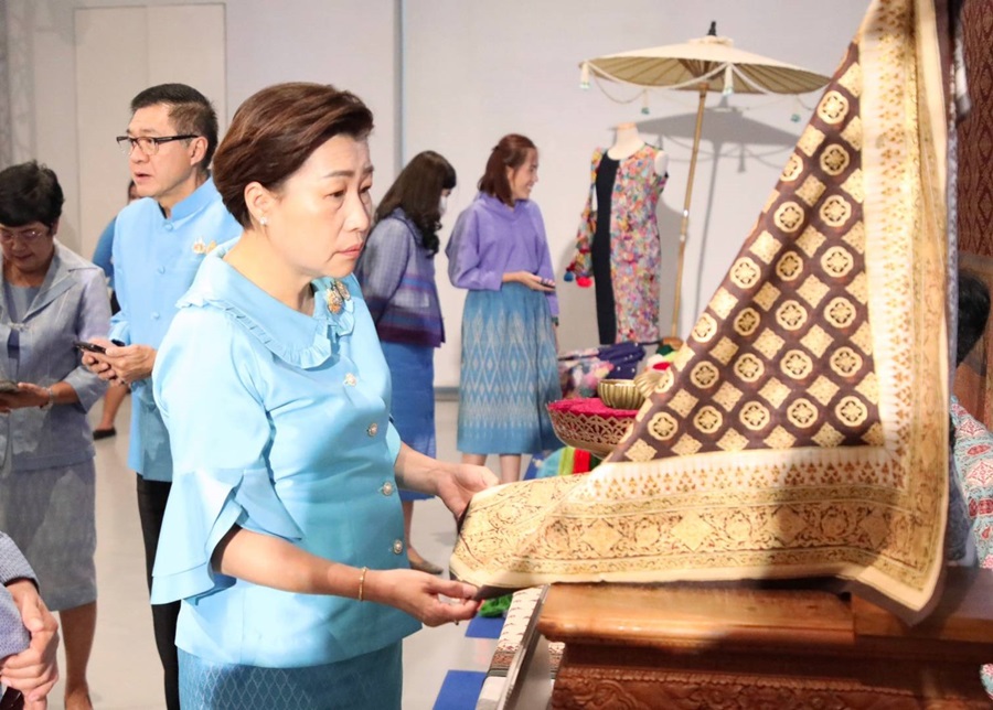 วธ.ชวนชาวไทยชมงานแพรพัสตรา พระบรมราชชนนีพันปีหลวง 
