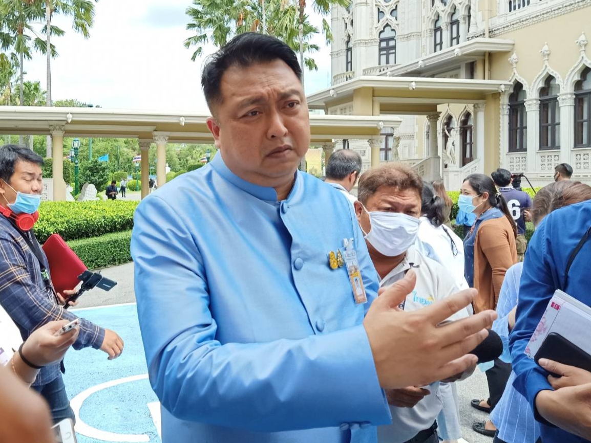 "สุชาติ"  ผุดไอเดียตั้ง "ศูนย์อำนวยการงานแห่งชาติ" แก้ปัญหาแรงงานทั้งระบบ ลั่น ไม่หนักใจ ถ้าทำไม่ได้ก็อยู่ไม่ได้