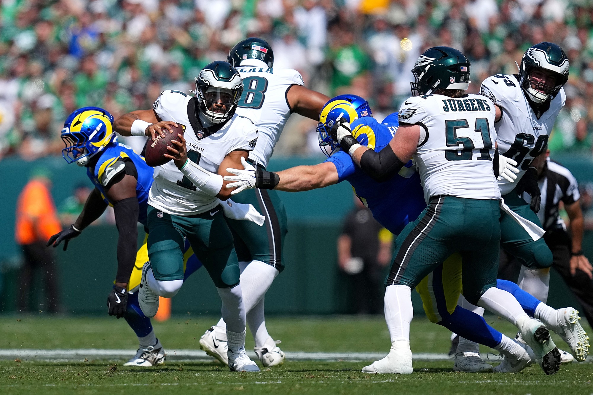 "อีเกิ้ลส์" แรงไม่หยุด! "ฟิลาเดลเฟีย" แซงดับ "แรมส์" 33-26 เปิดซีซั่น NFL สถิติหรู 3-0