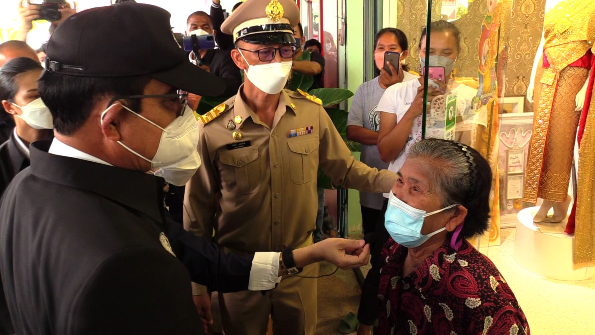 "นายกฯตู่" ตรวจงานนครศรีธรรมราช คอหวยเล็งป้ายทะเบียนรถ