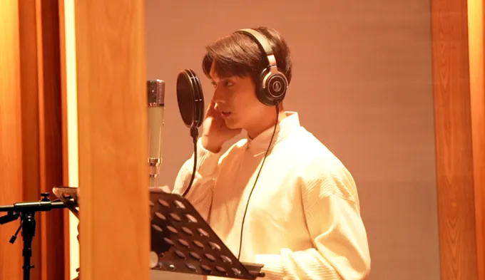 “เป็นต่อ จีรภัทร” ถ่ายทอดความอ้างว้างในใจผ่านเพลง “ยิ่งชัดยิ่งเลือนราง” ประกอบซีรีส์ “ใครในกระจก (Mystique in the Mirror)”