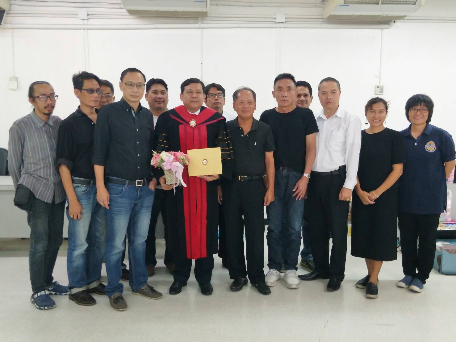ร่วมยินดี "ดร.เอกชัย"รับปริญญาดุษฏีบัณฑิต คณะรัฐศาสตร์ สาขารัฐประศาสนศาสตร์