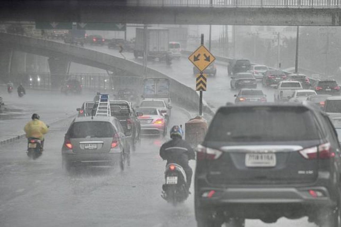 ไทยยังมีฝนตกมากขึ้นทั่วทุกภาค กรุงเทพและปริมณฑลก็ไม่รอดตกมากกว่า 60%ของพื้นที่