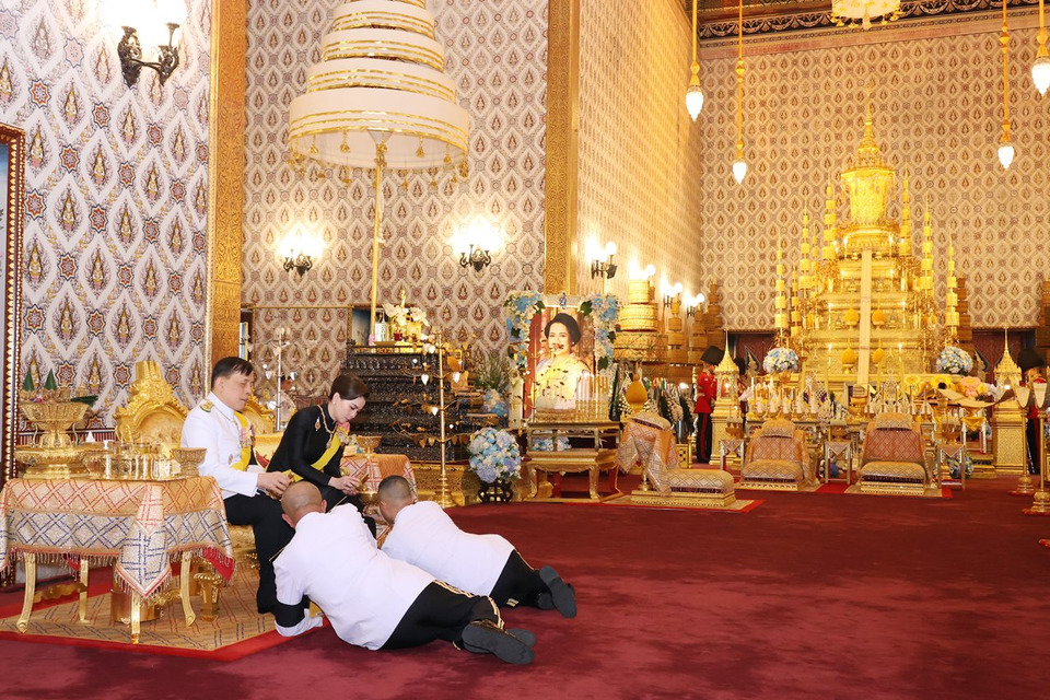 ในหลวง-พระราชินี เสด็จบำเพ็ญพระราชกุศล 15 วันถวายพระบรมศพ "พระพันปีหลวง" ณ พระบรมมหาราชวัง