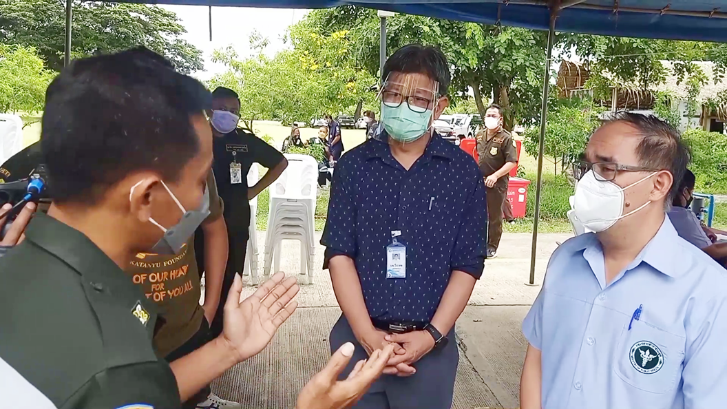 อาสาสมัคร 3 มูลนิธิฯ จังหวัดนครปฐม ขู่หยุดวิ่งรับส่งผู้ป่วย  หลังตกลงฉีดเข็ม 3 เป็น "แอสตร้า" ไม่ใช่ไฟเซอร์ 