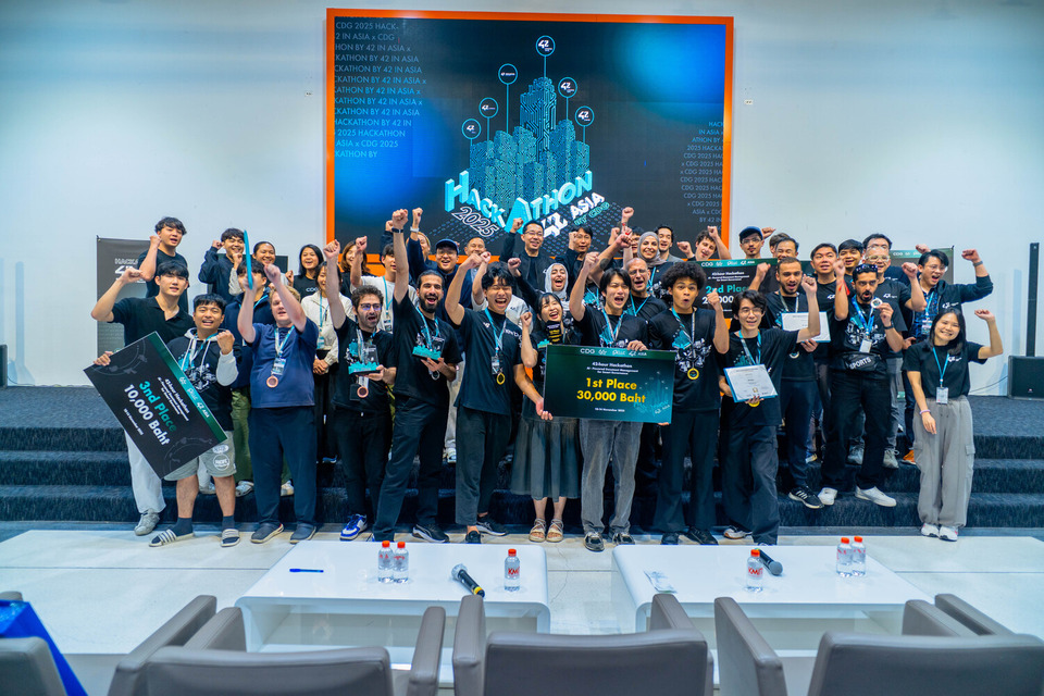 กลุ่มบริษัทซีดีจี ผนึกพลังคนรุ่นใหม่ทั่วเอเชีย ระเบิดไอเดียเวที Hackathon x 42 Asia  ยกระดับเอกสารดิจิทัล