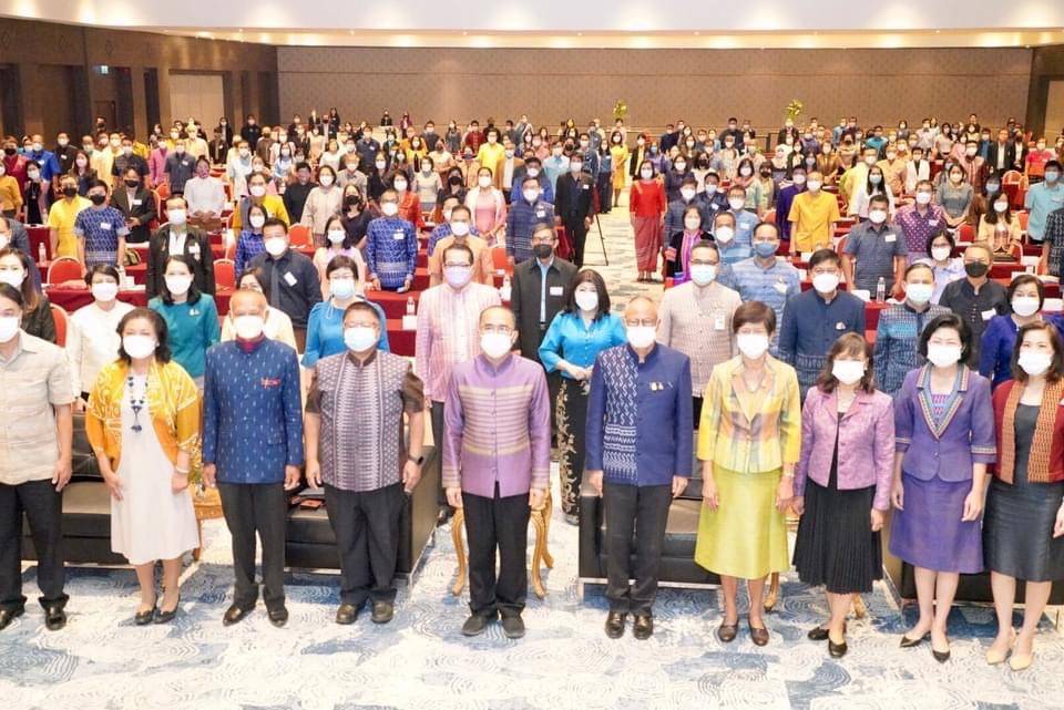 พช.ยโสธรและประชารัฐรักสามัคคีร่วมประชุมพัฒนากลไกขับเคลื่อนการพัฒนาเศรษฐกิจฐานราก