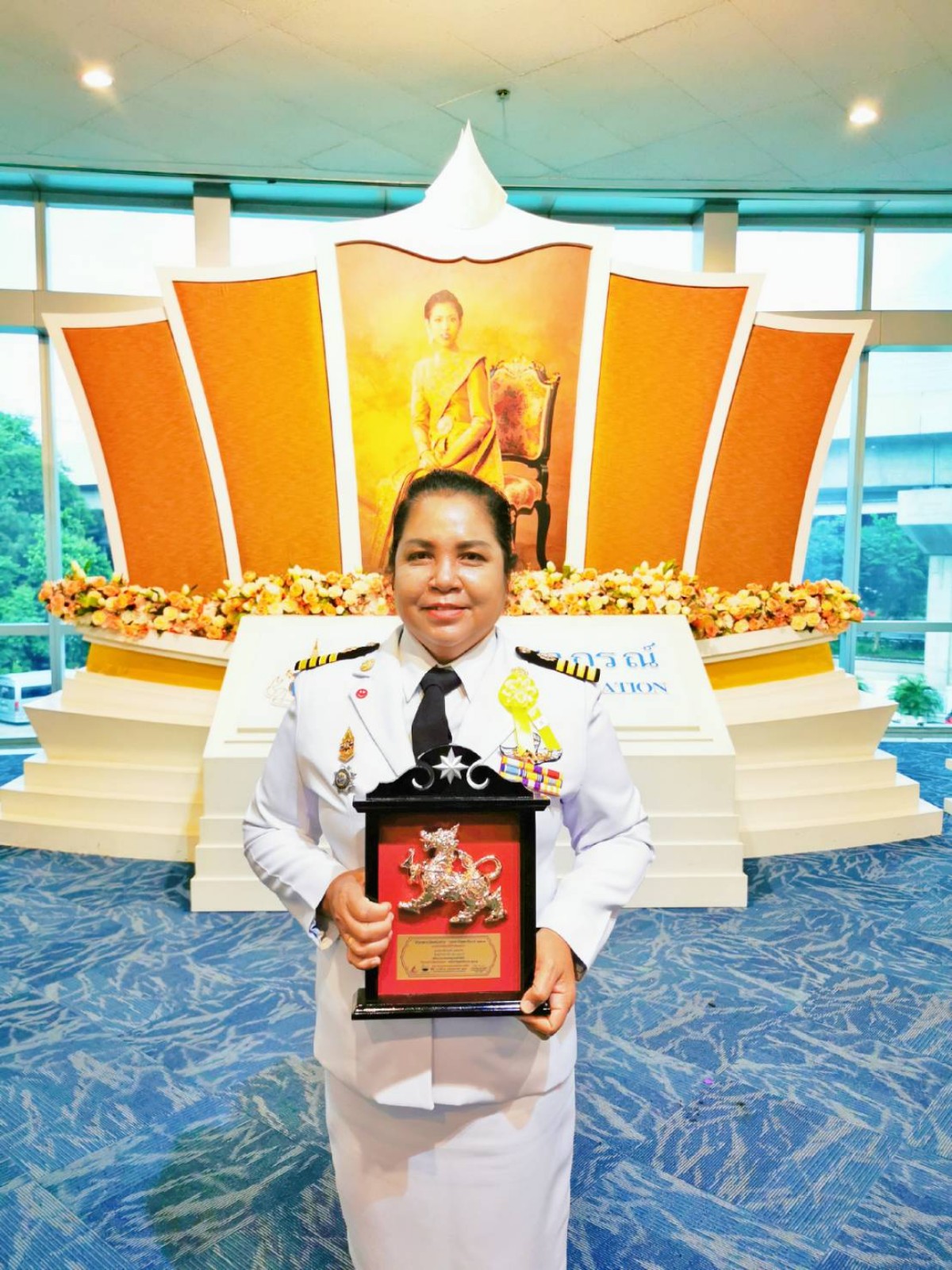 "แม่ผู้ใหญ่แดง" นักปกครองนักพัฒนาคว้ารางวัลข้าราชการไทยตัวอย่าง "โล่ห์สิงห์ดาวเงิน" ประจำปี 2563 
