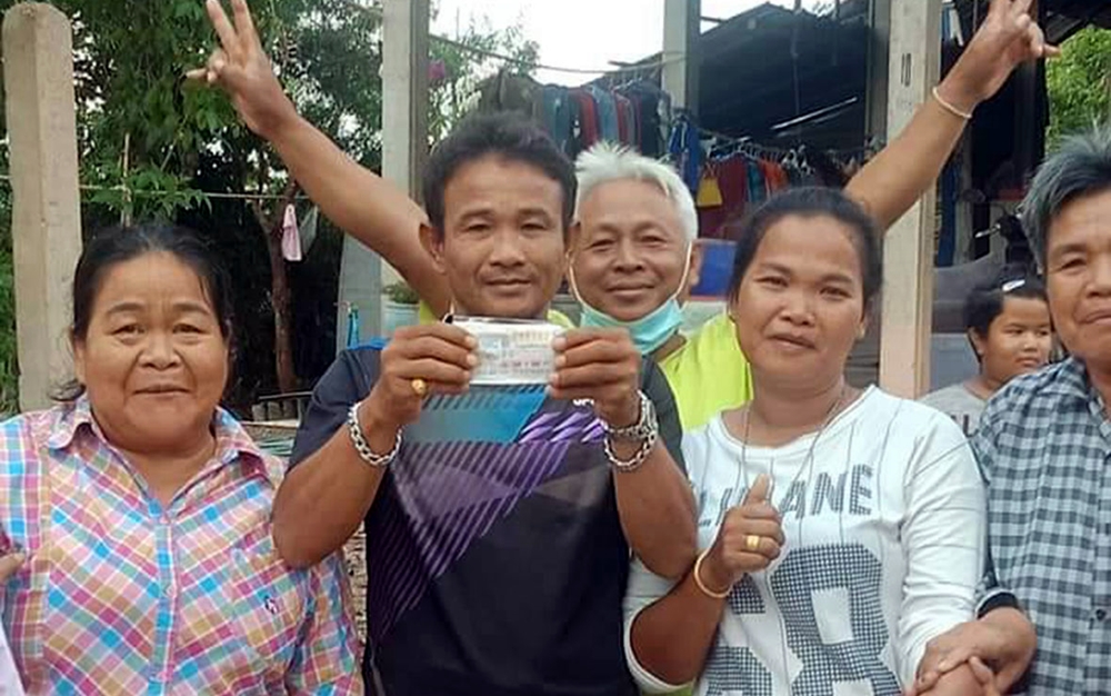 พ่อค้าของเก่า ถูกรางวัลที่ 1 เชื่อความดีบุญกุศลหนุนนำรับ 6 ล.