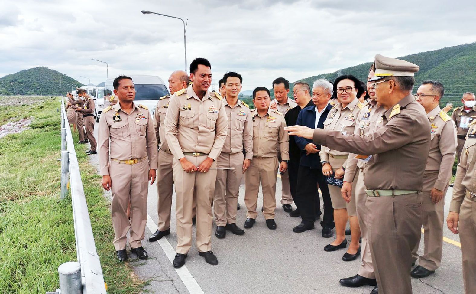 องคมนตรีติดตามโครงการอันเนื่องมาจากพระราชดำริที่อ่างเก็บน้ำปราณบุรี 