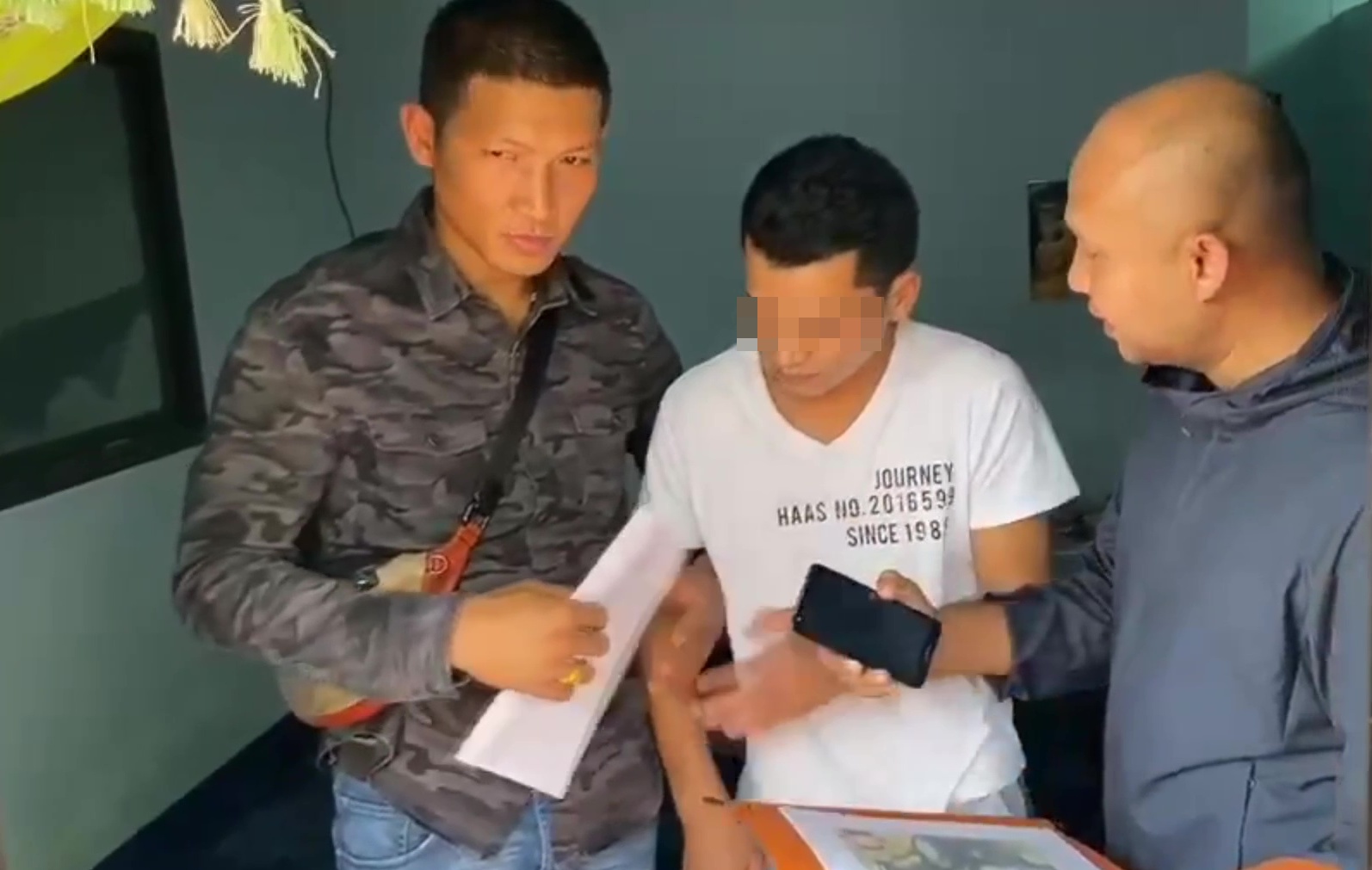 อุดรธานีจับกุ๊กแสบทาสยาบ้าและผีพนันลวงชาวบ้านสูญเกือบ 2 ล้าน