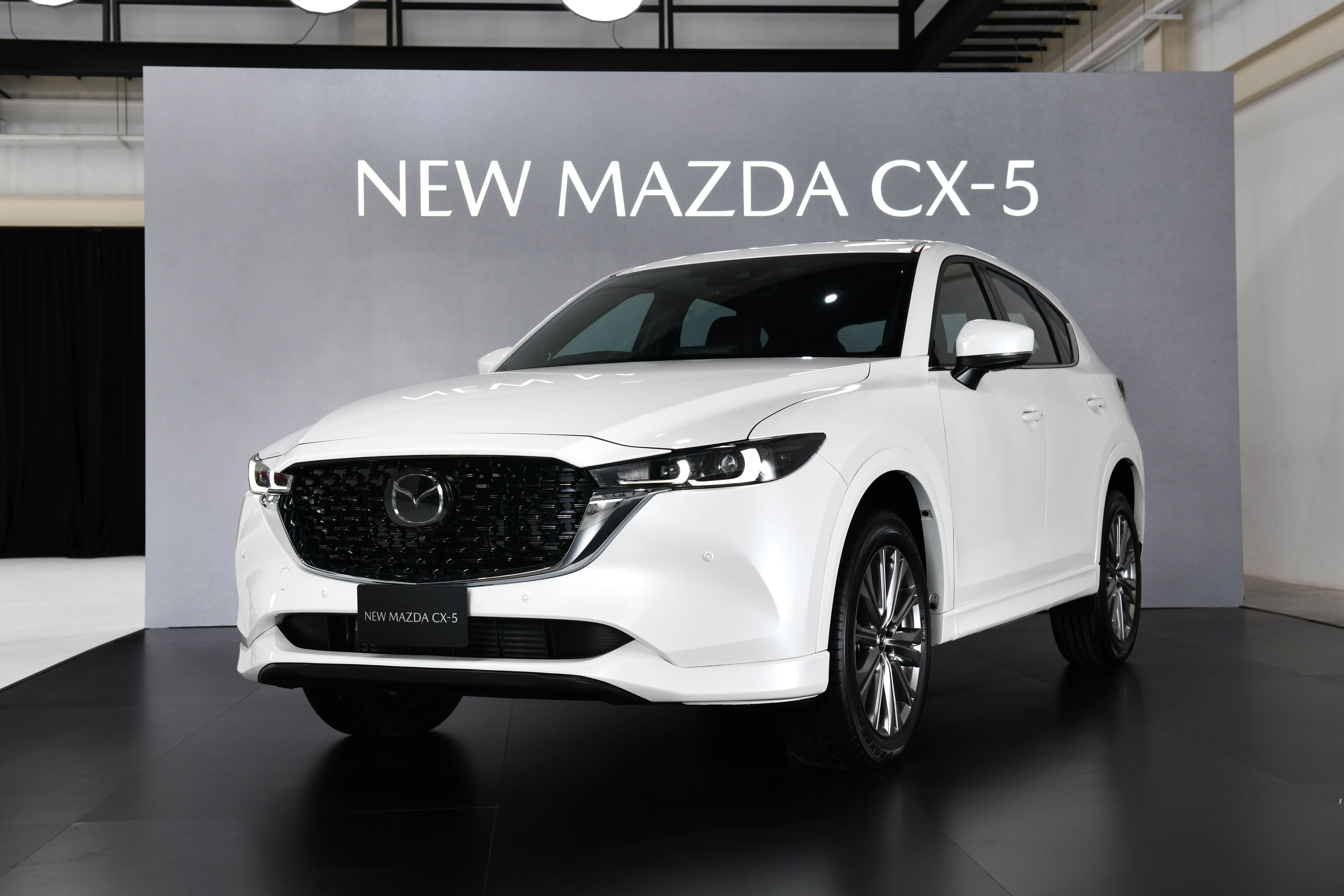 NEW MAZDA CX-5 เอสยูวีครอสโอเวอร์ ดีไซน์ใหม่เทคโนโลยีล้นคันปรับราคาลดลง